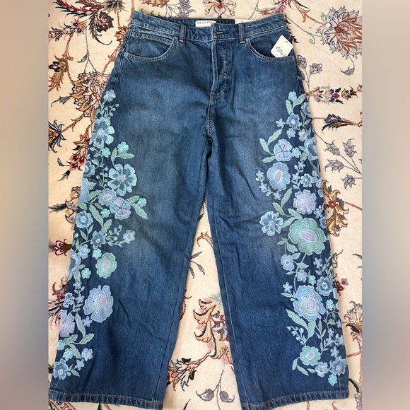 We the free Floral Embroidered Blue Jeans π¬π«π¬ - Picture 11 of 16